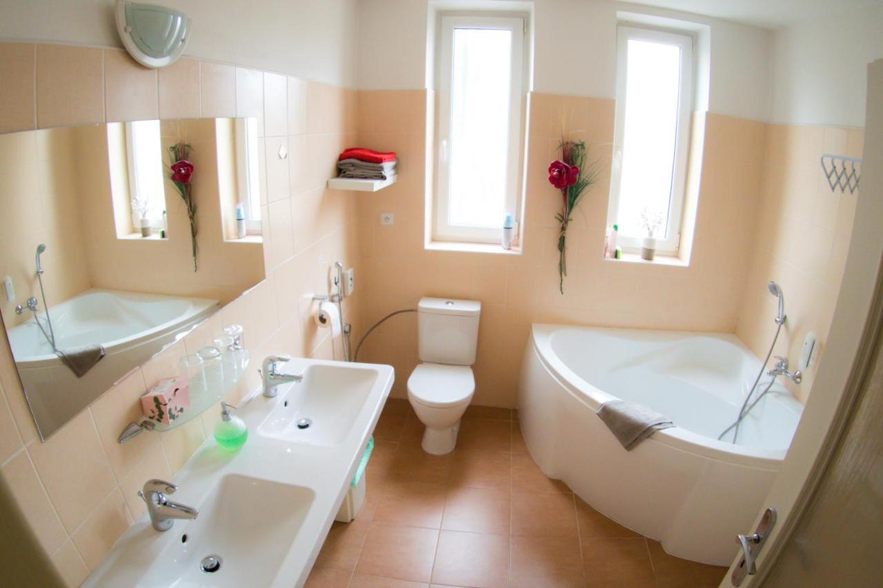Apartments Radka Třeboň Екстериор снимка